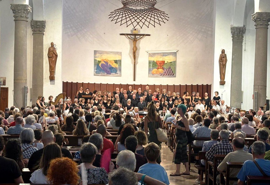 La parròquia de Sant Martí del Clot acull una vetllada coral d’alt nivell amb participació destacada del cor castelloner